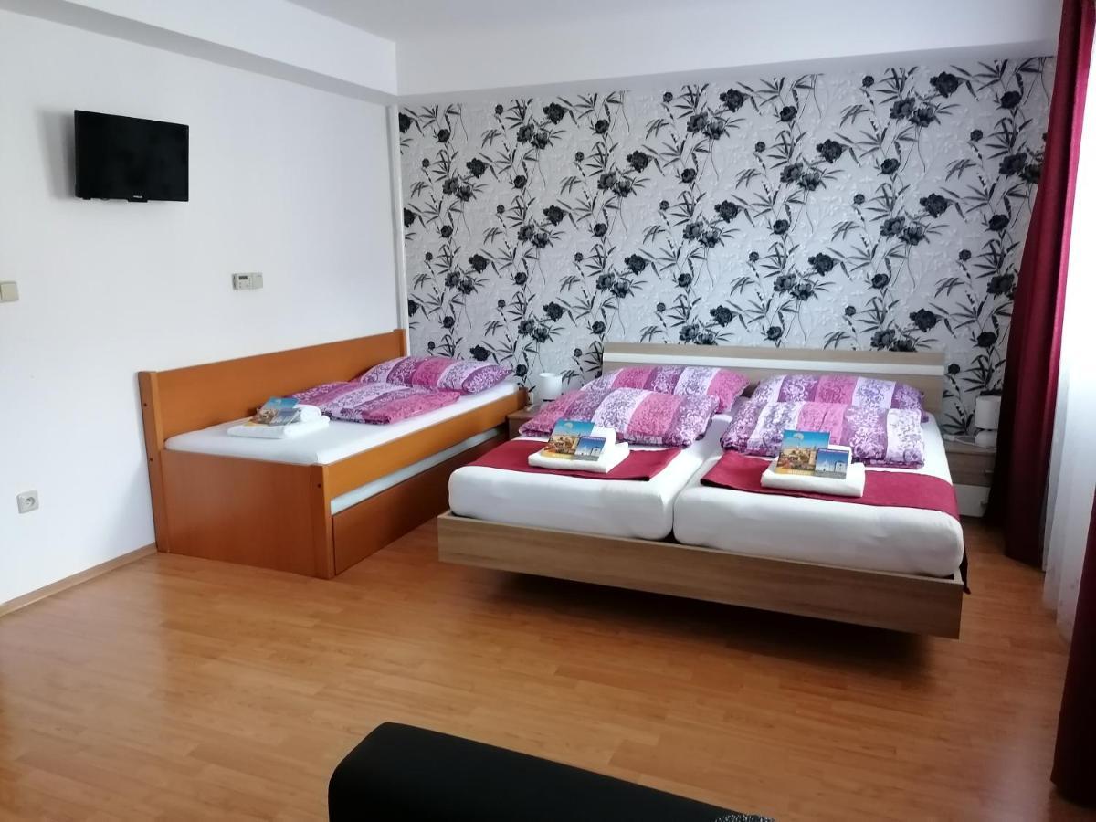 Ubytovani Na Spaciru Mikulov Exterior foto